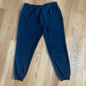 Lululemon On-the-fly mid rise joggers size 12 in true navy.